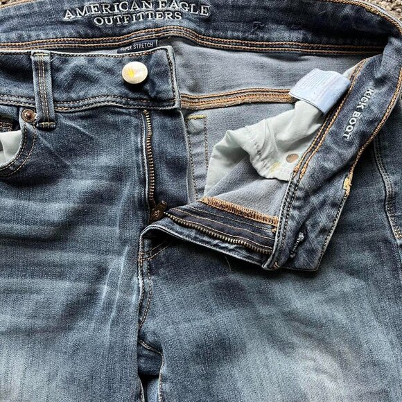 American Eagle Jeans Women 10 Long Blue Denim Kick Boots Bootcut Stretchy - Picture 2 of 8